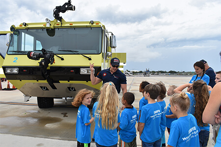 School-visits-PIE-4 Students viewing an emergency vehicle